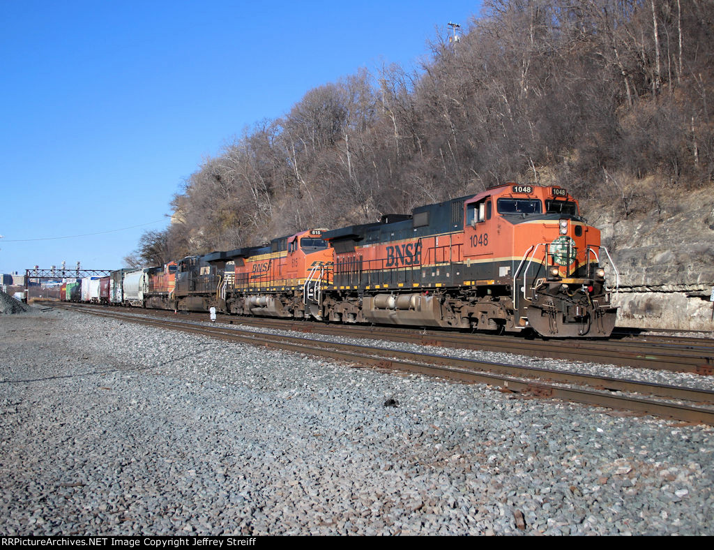 BNSF 1048